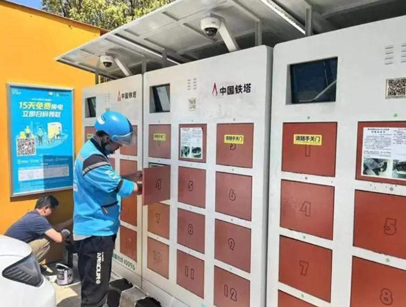 1分鐘讓外賣小哥隨時“滿電”，武漢兩萬組鋰電池換新“上崗”